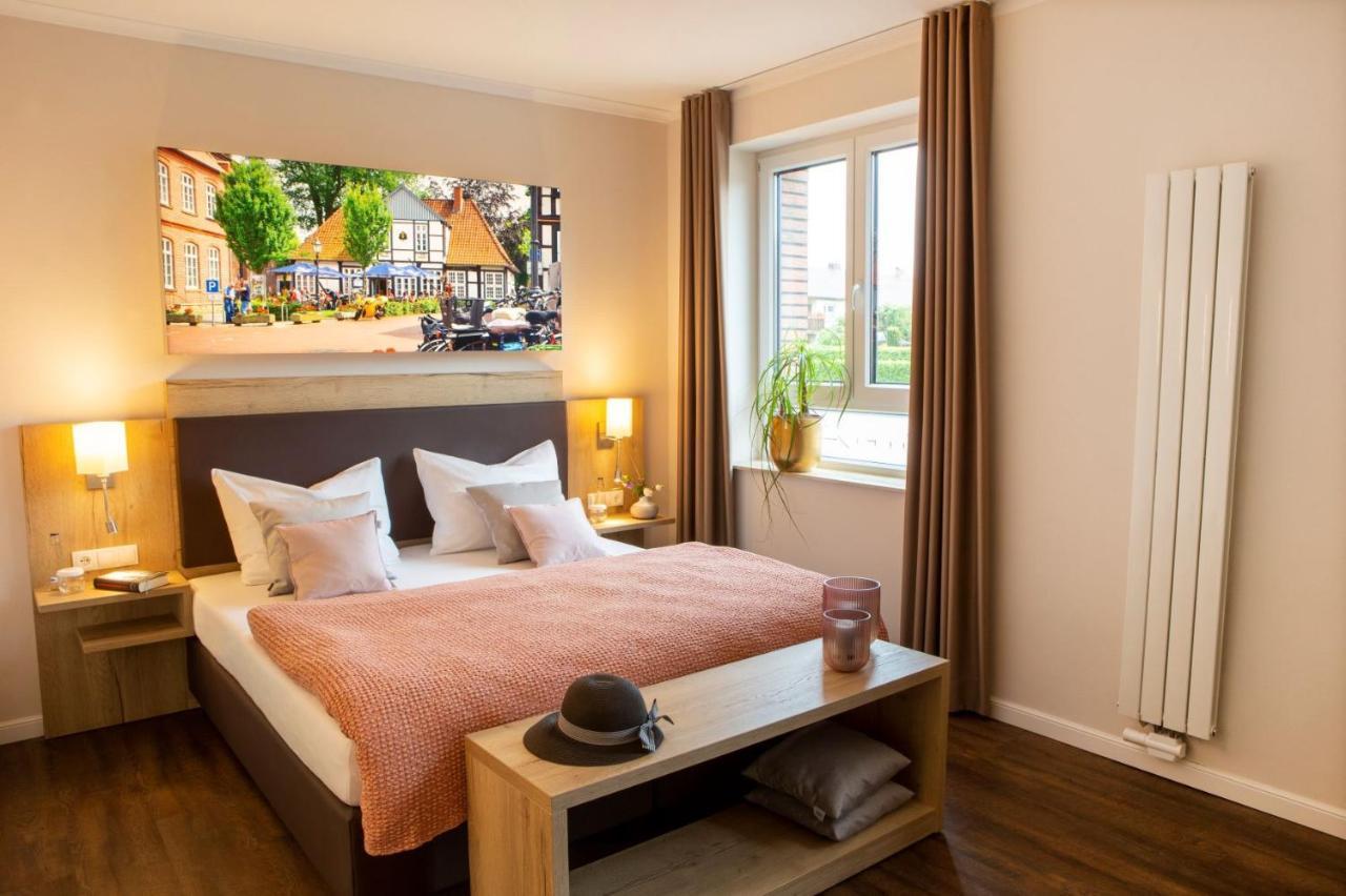Hotel Velo ควาเคนบรุค ภายนอก รูปภาพ